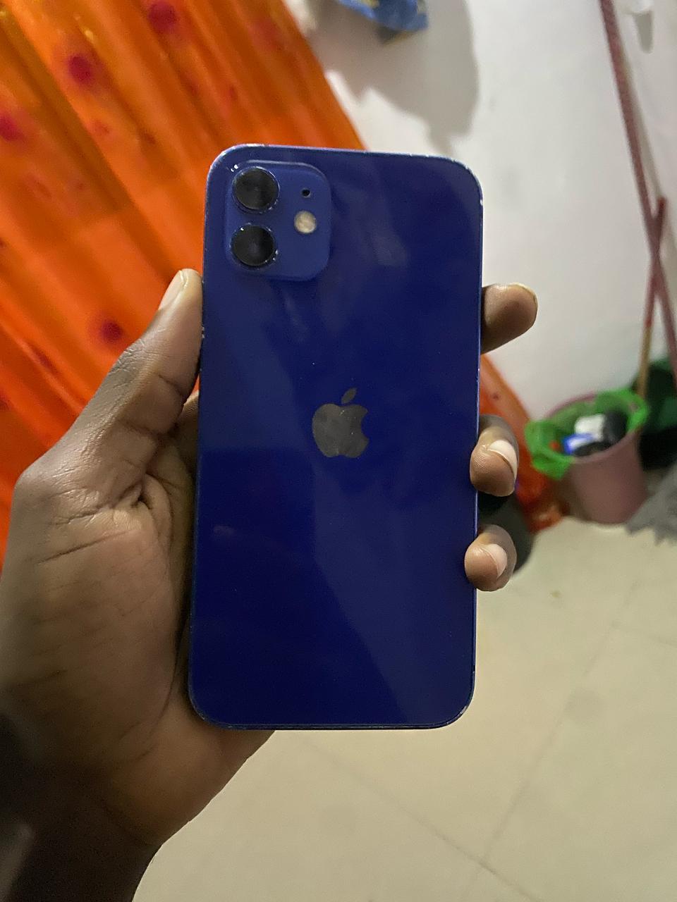 iPhone 12 normal  True Tone on Face ID on 64GB Bateria 77% Câmaras limpas Restaura. - Imagem 2