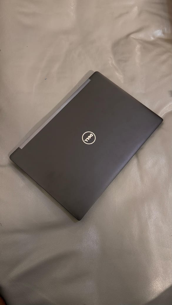 Dell Latitude 7280 13 polegadas Processador core i5 6th geração  Velocidade 2.40GHz RAM 8gb de DDR4 Rom SSD de 256GB BATERIA 6H Cameras limpas Com Carregador  Semi Novo 💰Preço 220.000,00 - Imagem 2