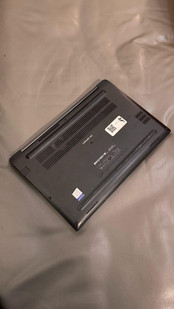 Dell Latitude 7280 13 polegadas Processador core i5 6th geração  Velocidade 2.40GHz RAM 8gb de DDR4 Rom SSD de 256GB BATERIA 6H Cameras limpas Com Carregador  Semi Novo 💰Preço 220.000,00 - Imagem 3