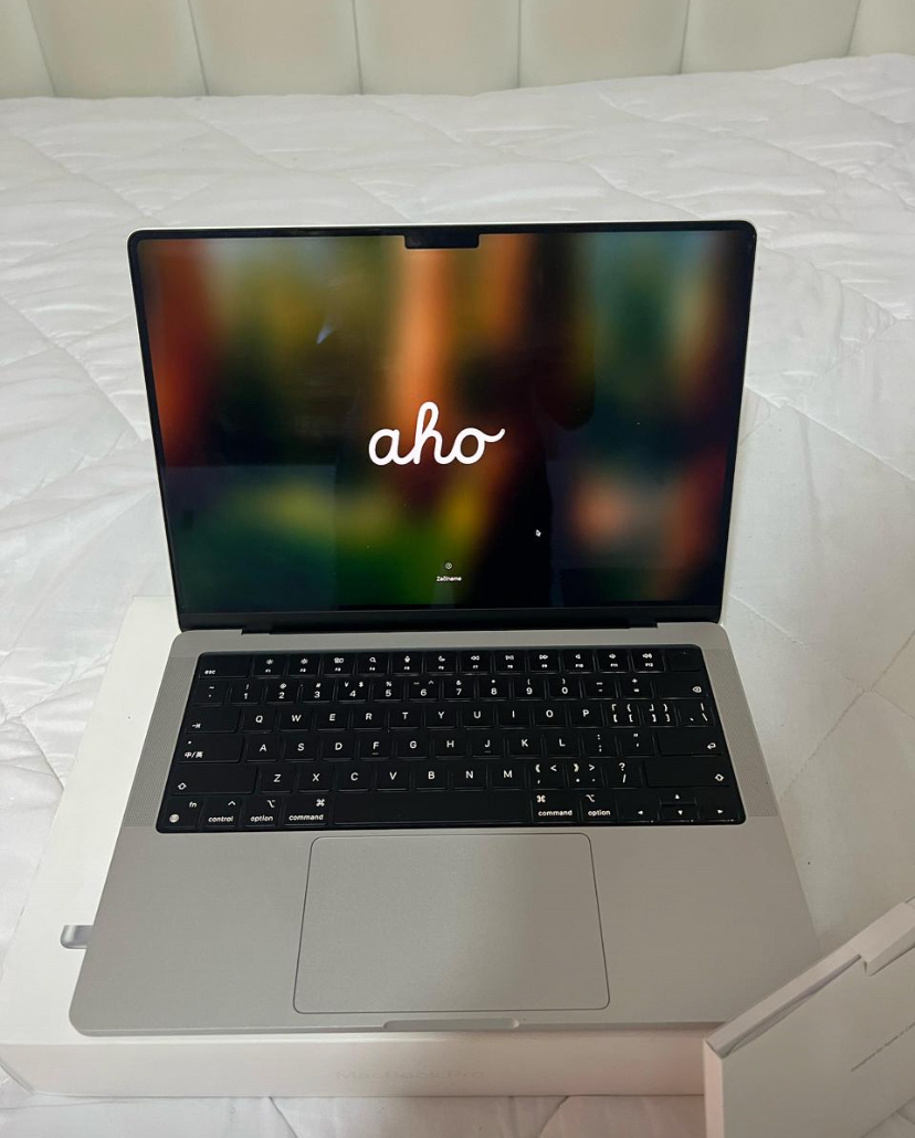 Mac Book Pro 2024