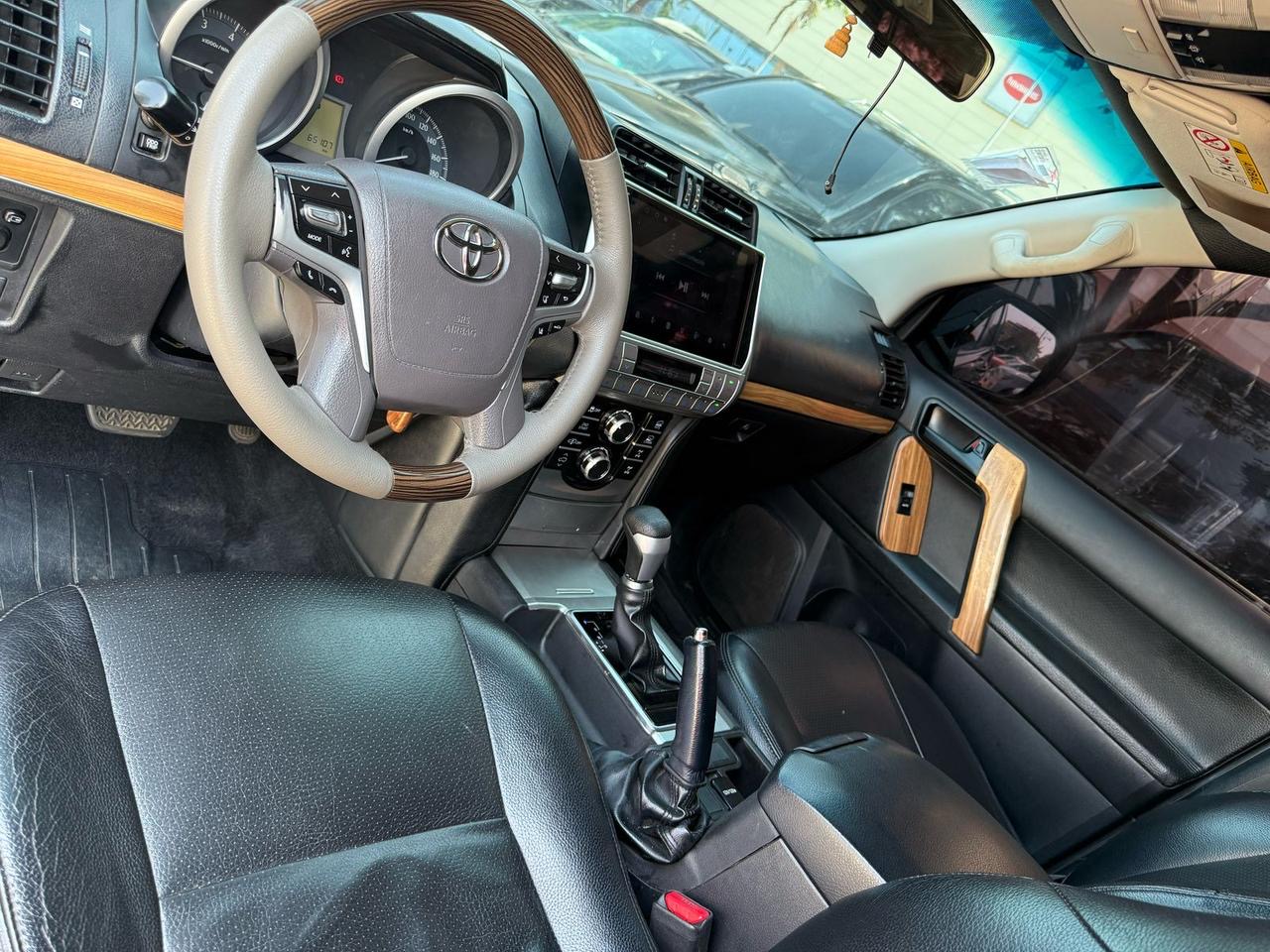 Toyota Land Cruiser Prado TXL - Imagem 6
