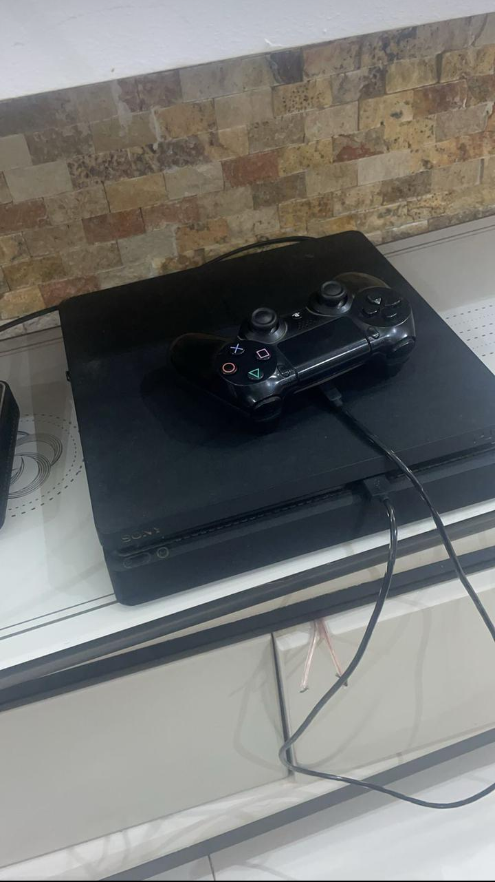 PlayStation 4 Slim