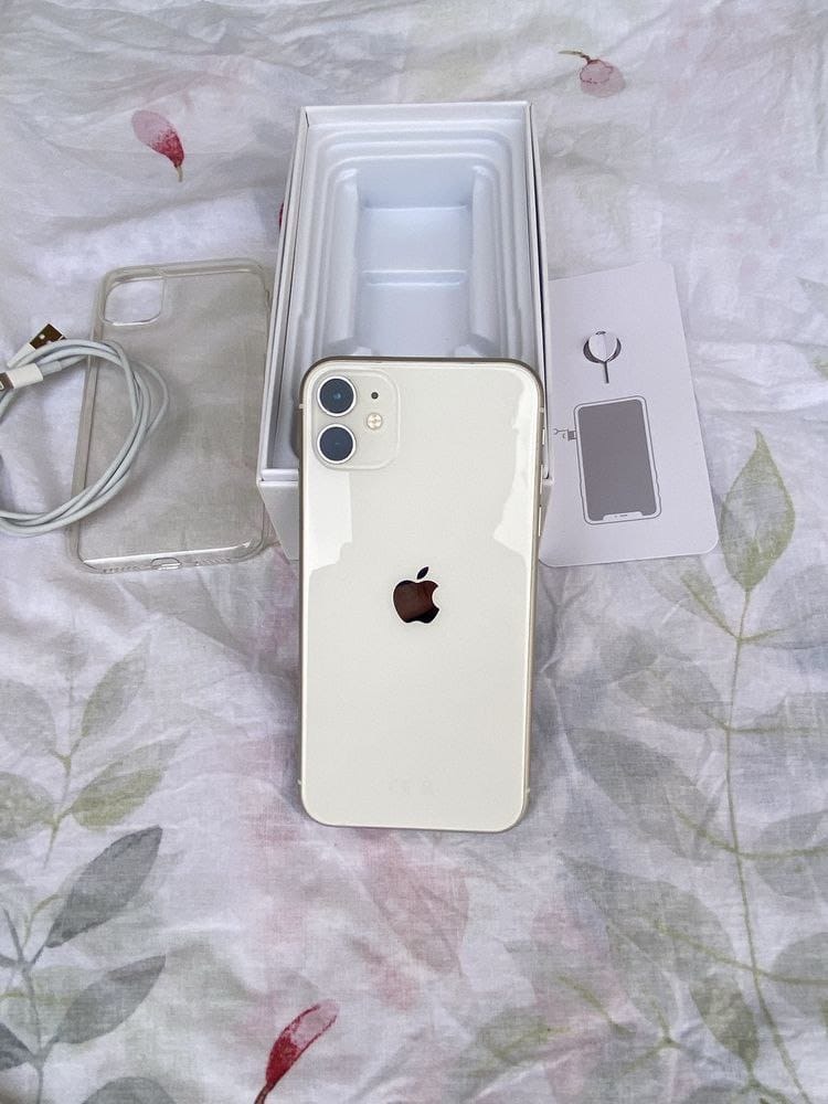 iPhone 11 normal, estado semi-novo. - Imagem 3
