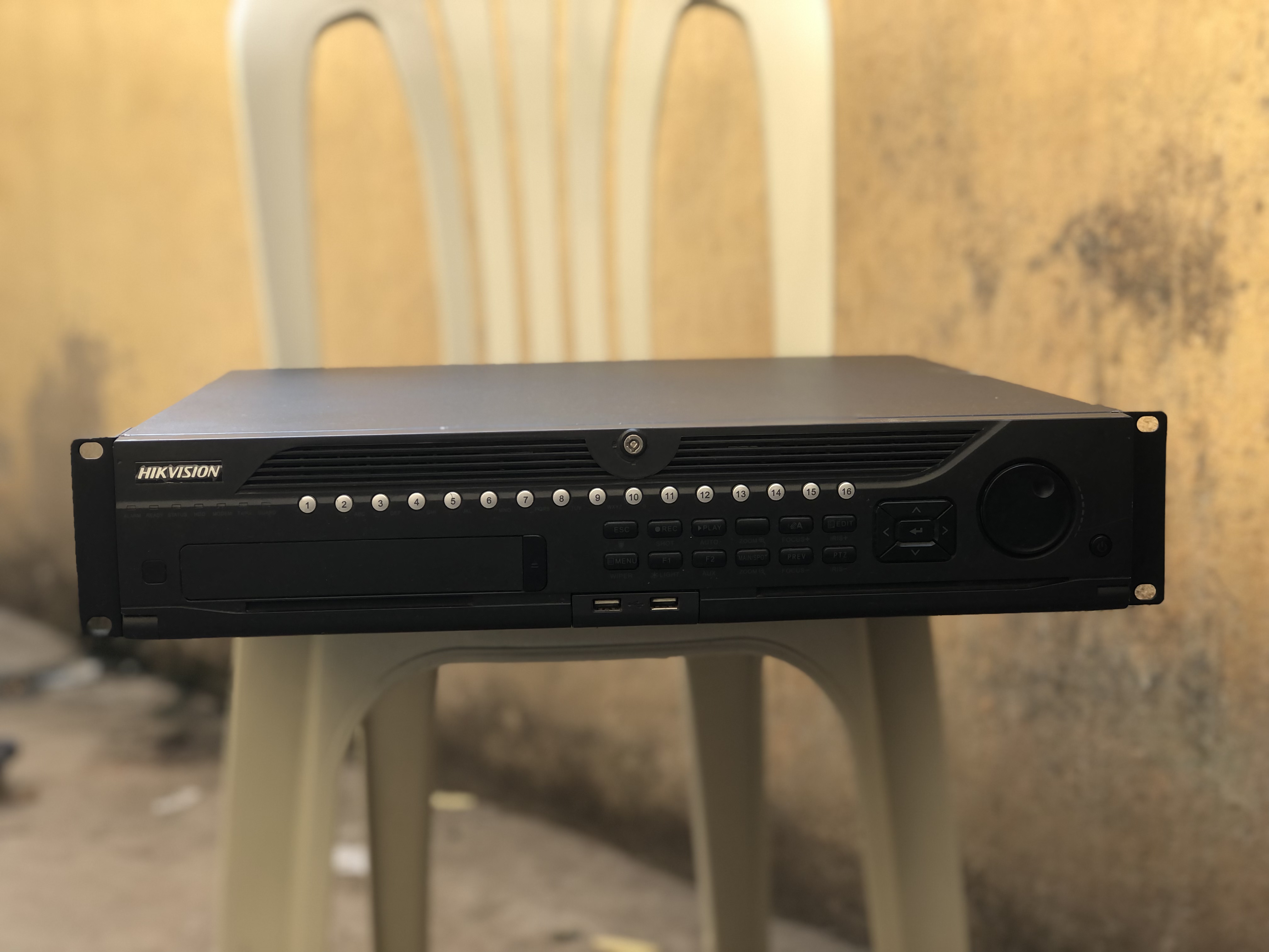 NVR HÍBRIDO HIKVISION DE 32 CÂMERAS