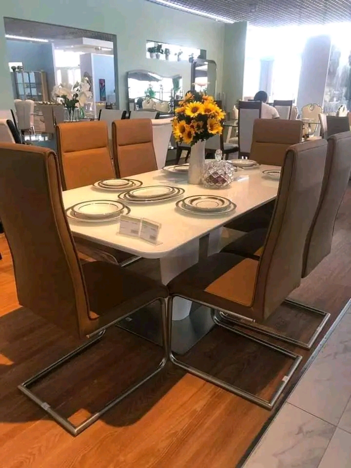 Mesa de 6 Lugares a venda a bom preço  - Imagem 3