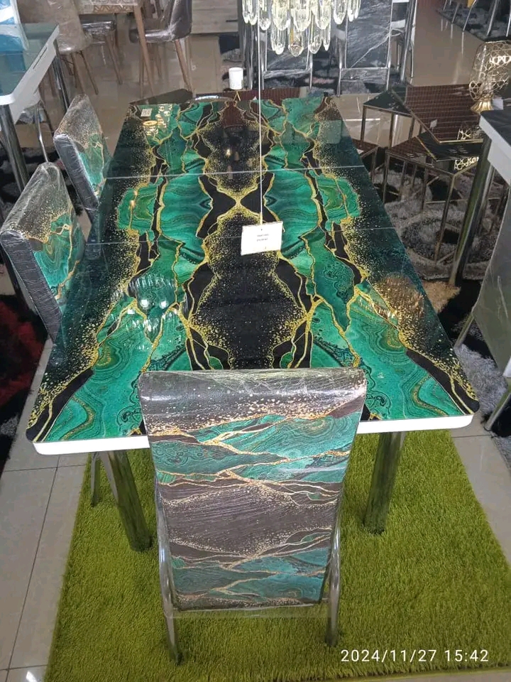 Mesa de 6 Lugares a venda a bom preço  - Imagem 4