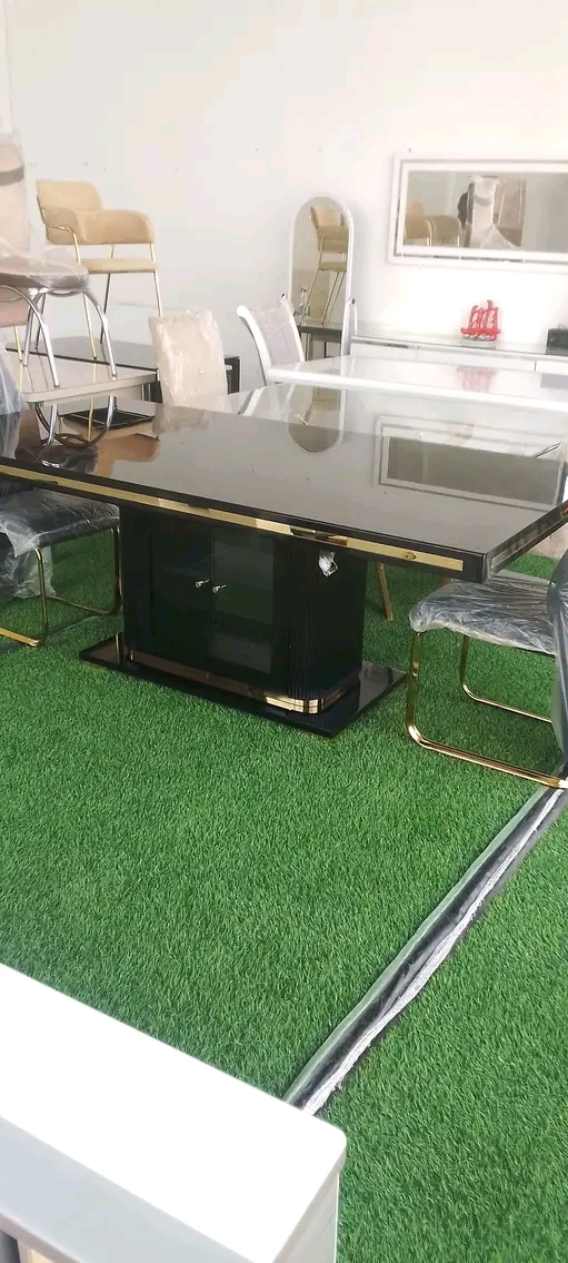 Mesa de 6 Lugares a venda a bom preço  - Imagem 8