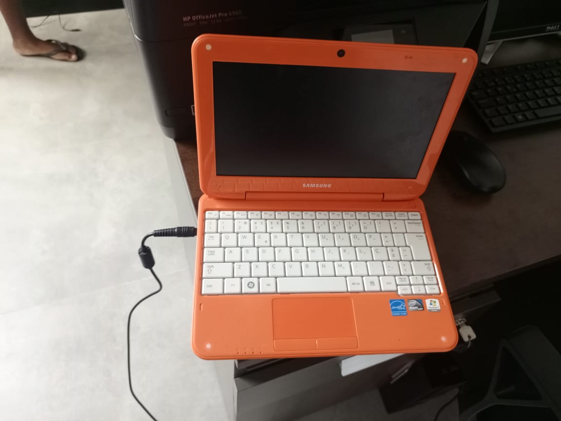 PC SAMSUNG MINI HD 250GB RAM 4GB Bateria 🔋+3h Limpinho Tem carregador Preço 94.000,00 Ligeiramente negociável GPS Futungo Liga 929215452 953575643