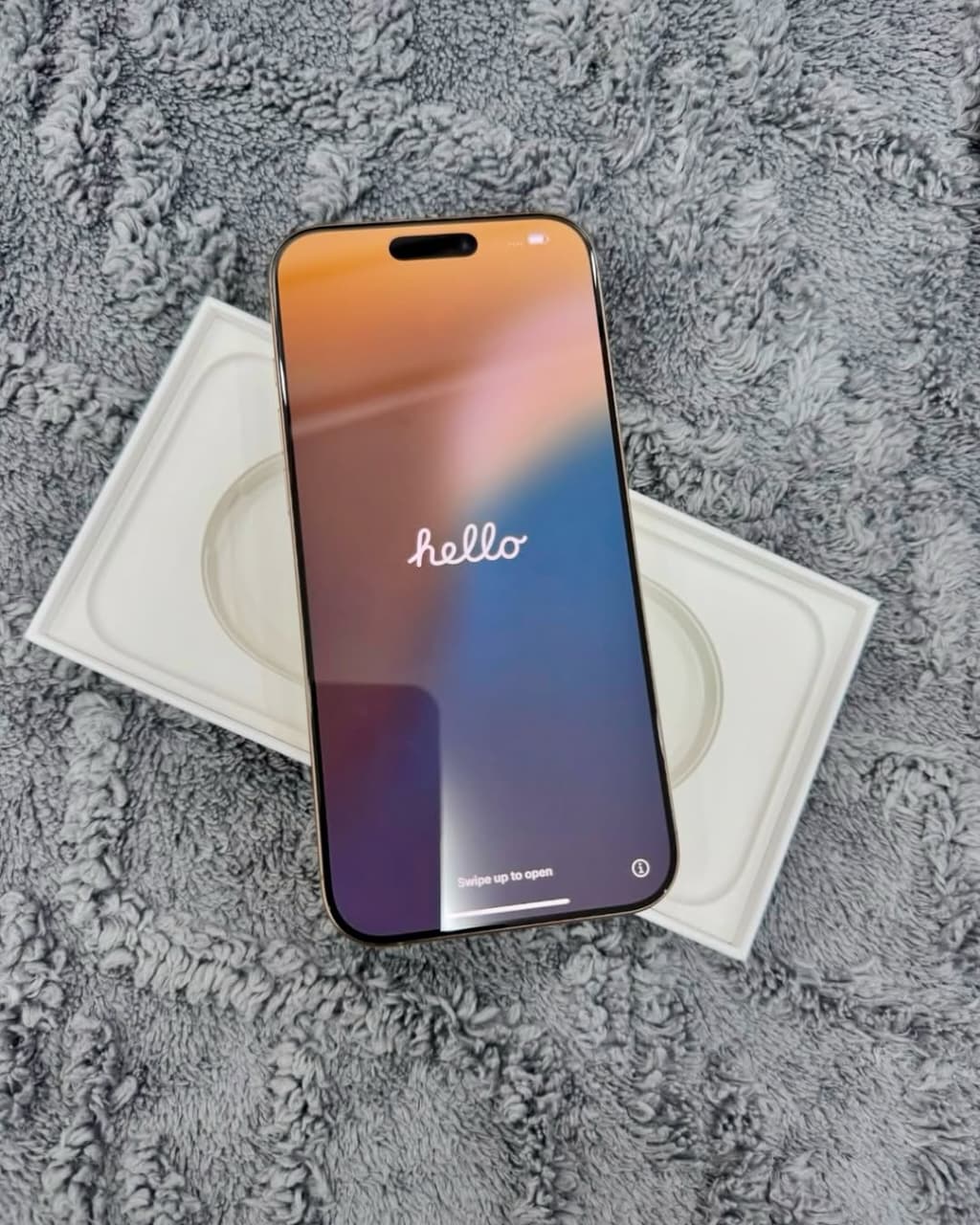 Telemóveis iPhone novos na caixa com todos os seus acessórios  - Imagem 2