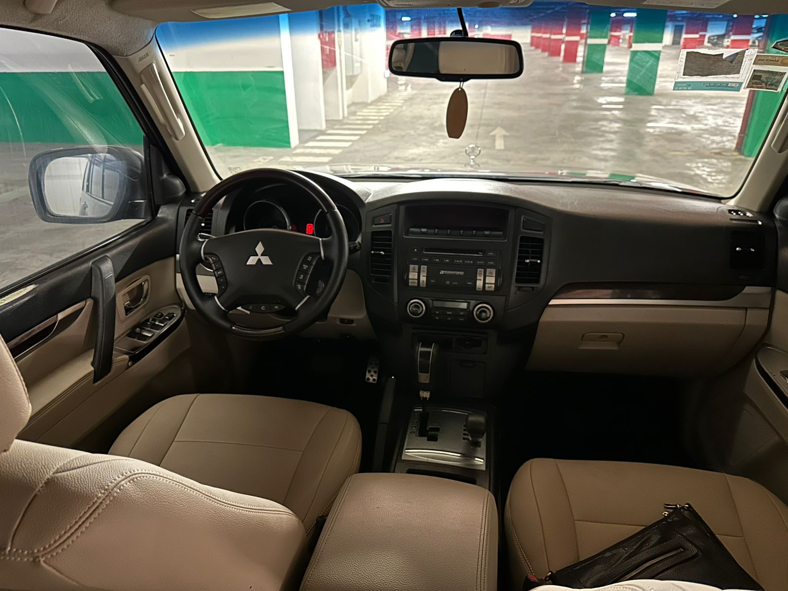Mitsubishi Pajero GLS - Imagem 3