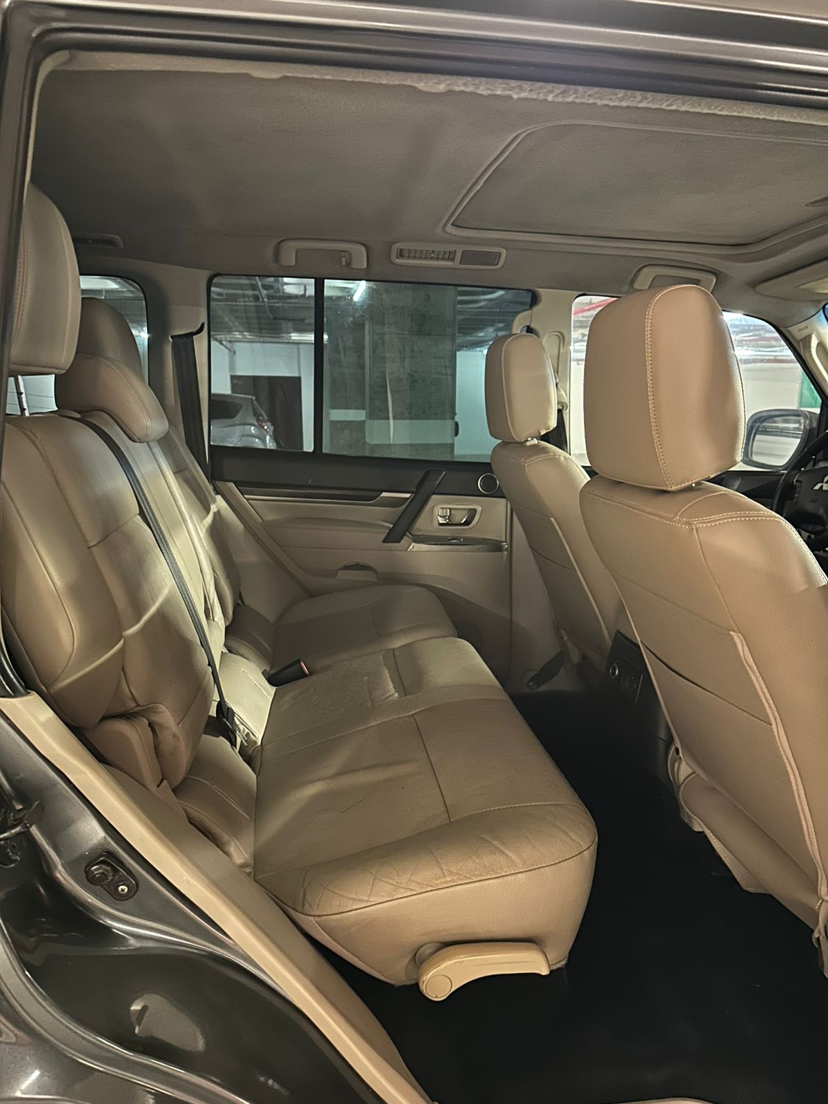 Mitsubishi Pajero GLS - Imagem 4