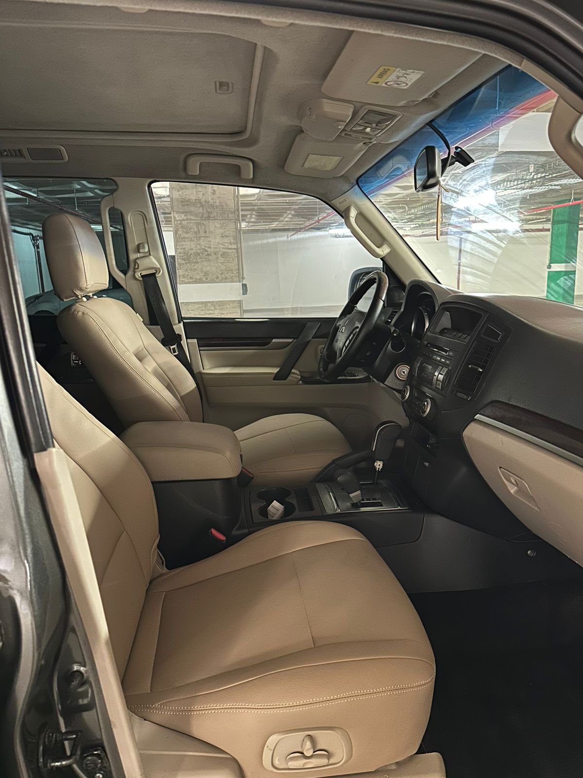 Mitsubishi Pajero GLS - Imagem 5
