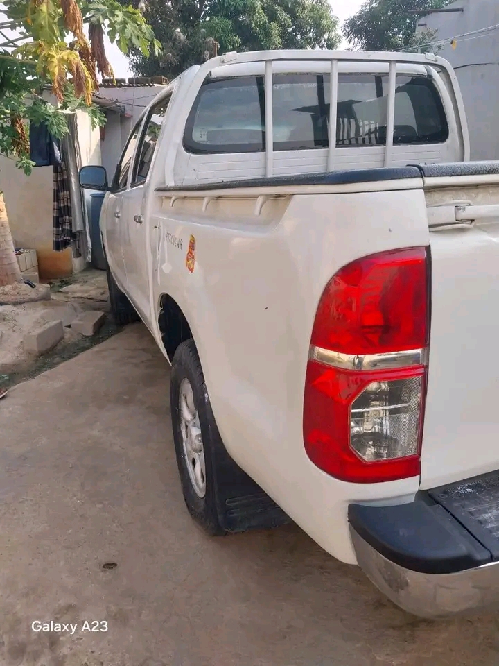 Vende-se Hilux  - Imagem 2