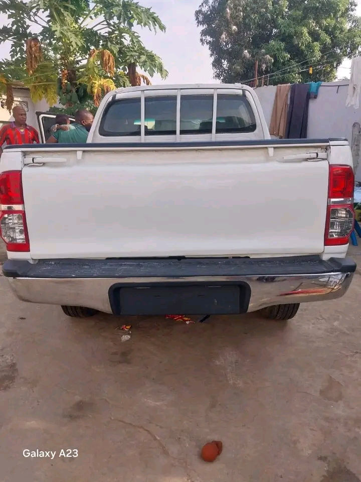 Vende-se Hilux  - Imagem 6