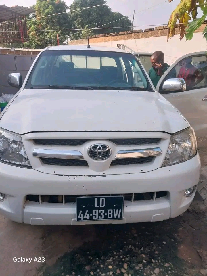 Vende-se Hilux  - Imagem 8