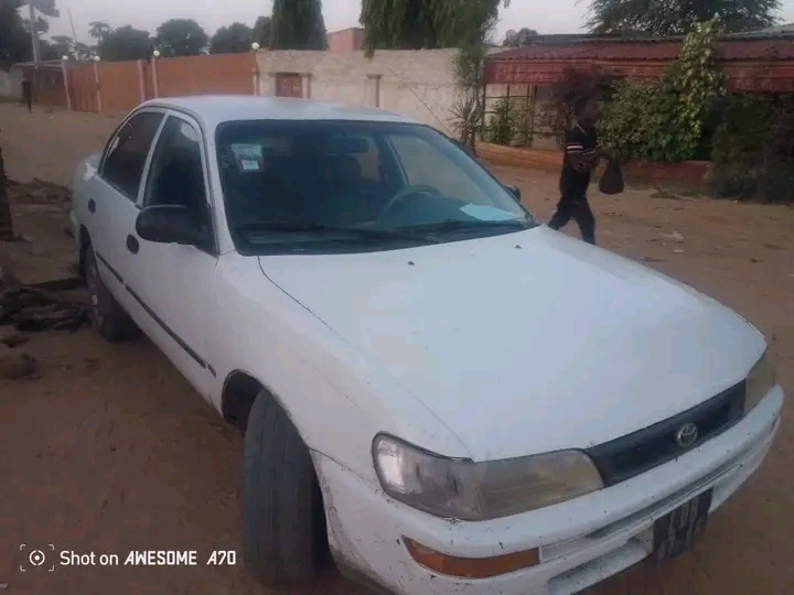 Vende-se Toyota Carina E