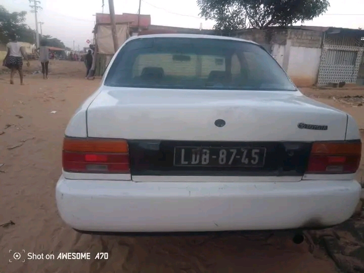Vende-se Toyota Carina E - Imagem 7