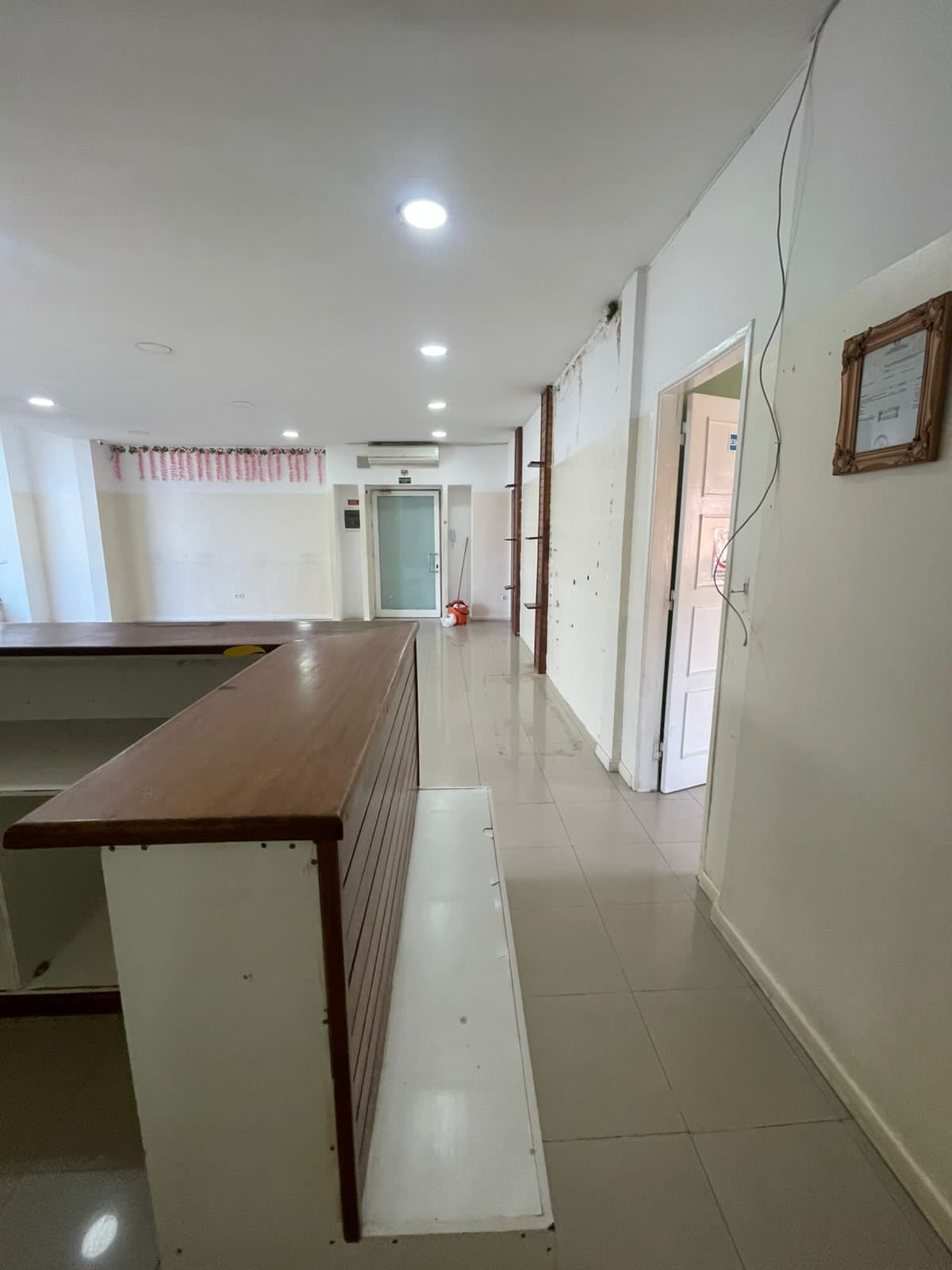 ARRENDA-SE ESTE ESPAÇO COMERCIAL  1P  NA AVENIDA BRASIL  PROXIMO DO BPC - Imagem 3