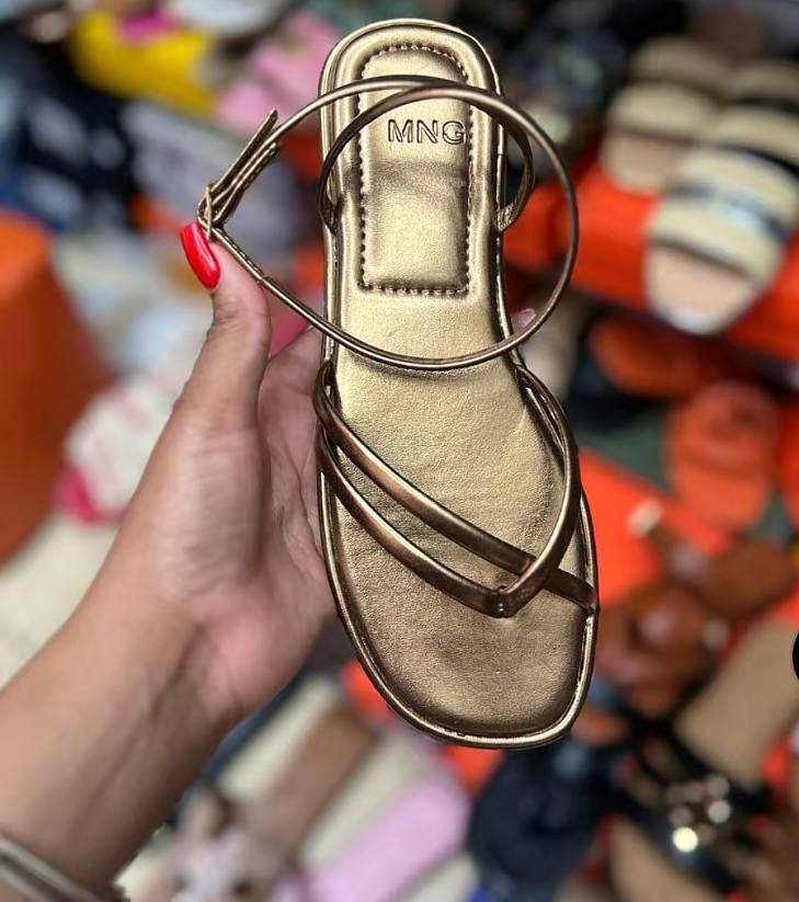 Sandálias da mango disponível para aquisição imediata, todos tamanhos 💕