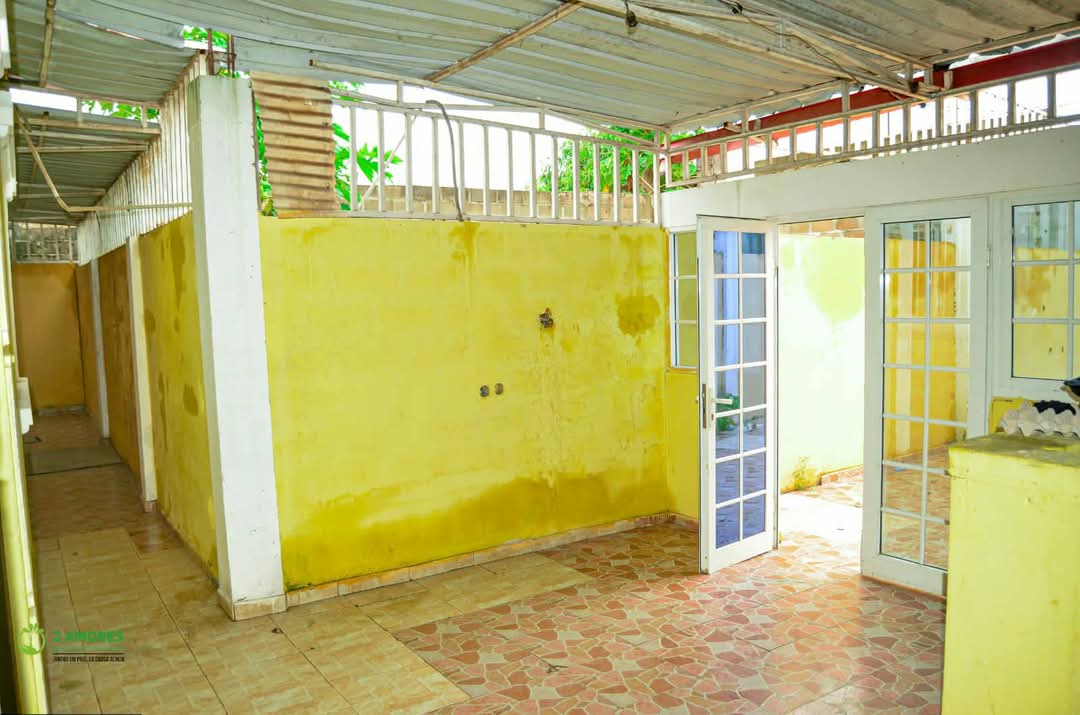 Casa T3 a venda 