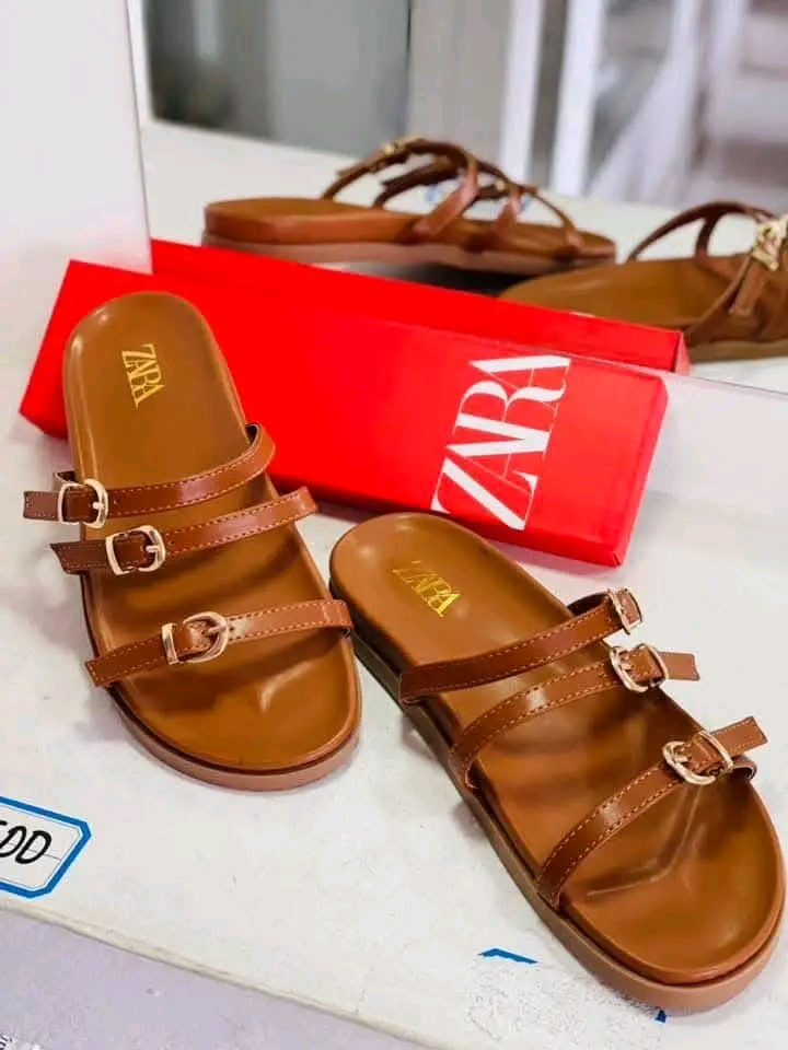 Chinelas e sandálias das poderosas 😱😂. Tudo a um preço bem acessível👌