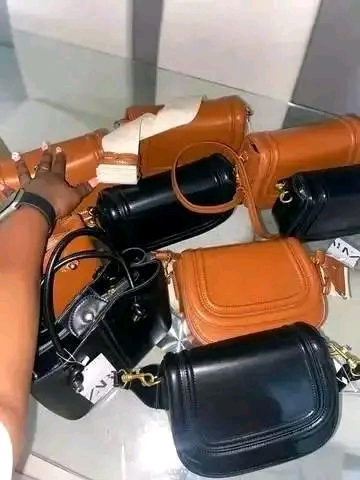 Tudo a bom preço, calçados Brazil e calçados de marca Zara 🤷😂  material original!👌