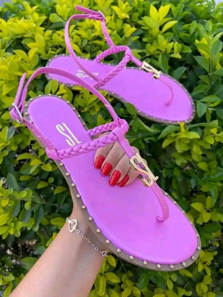 Tudo a bom preço, calçados Brazil e calçados de marca Zara 🤷😂  material original!👌 - Imagem 8