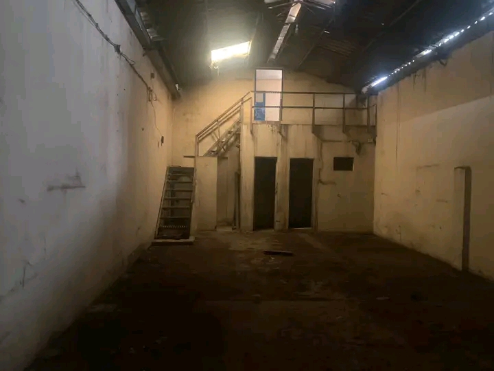 Venda de armazém  - Imagem 4