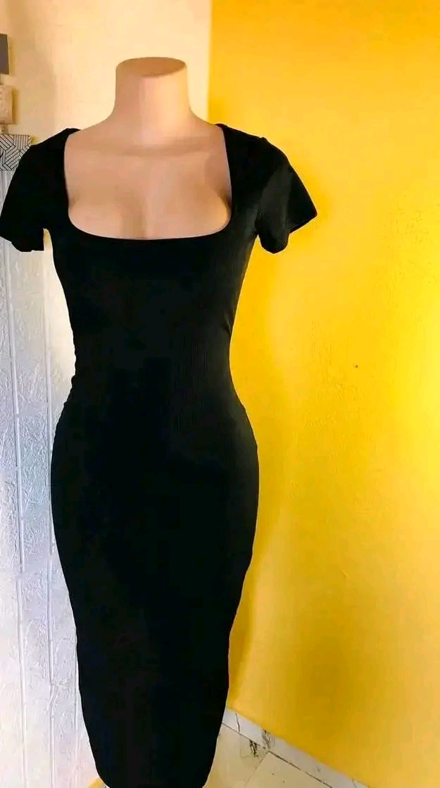 Temos vestido disponível para entrega imediata. - Imagem 2