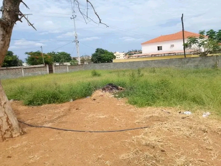 Vende-se este terreno  - Imagem 4