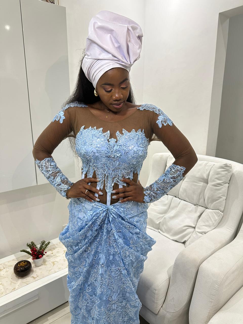 Aluguer de vestido de noiva , para Pedido e Apresentação.