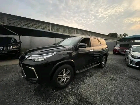 Toyota Fortuner 