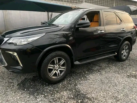 Toyota Fortuner  - Imagem 4
