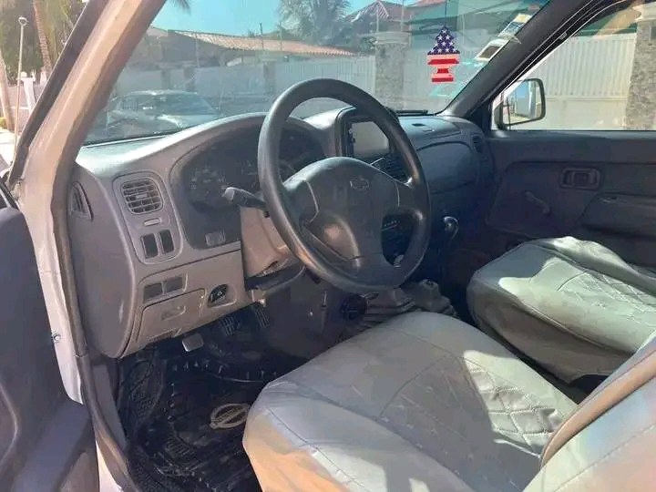NISSAN HARD BODY  - Imagem 2