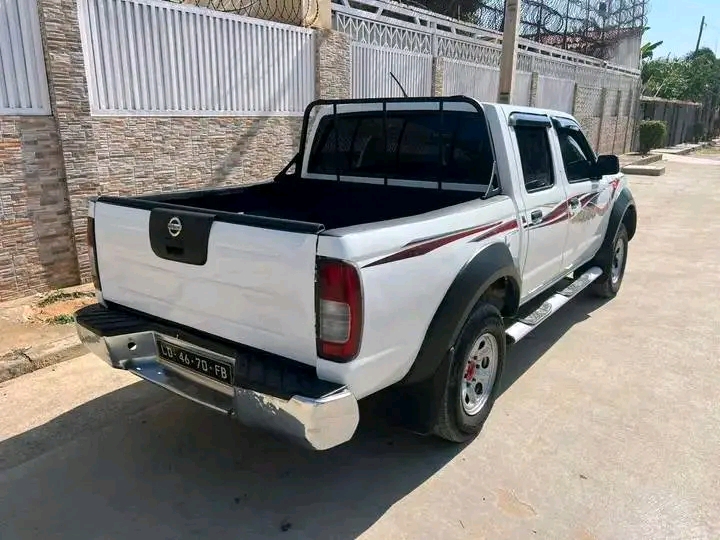 NISSAN HARD BODY  - Imagem 4