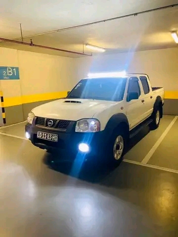 Nissan hardbody 