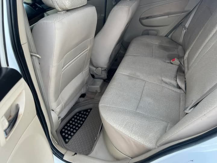 Suzuki Swift com mala  - Imagem 3