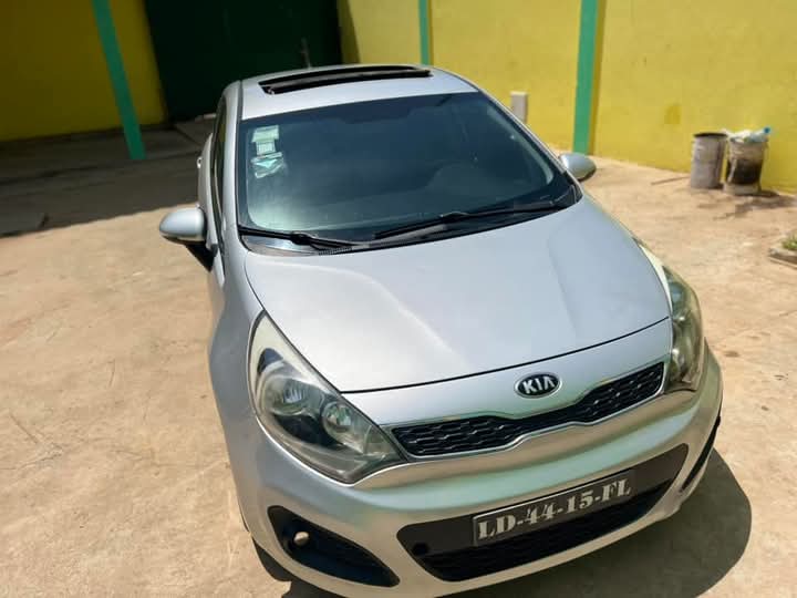 Kia Rio sem mala  - Imagem 3