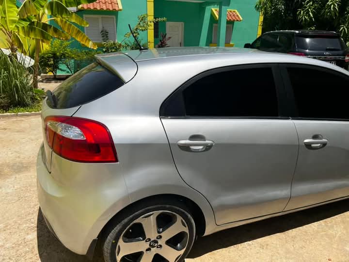Kia Rio sem mala  - Imagem 2
