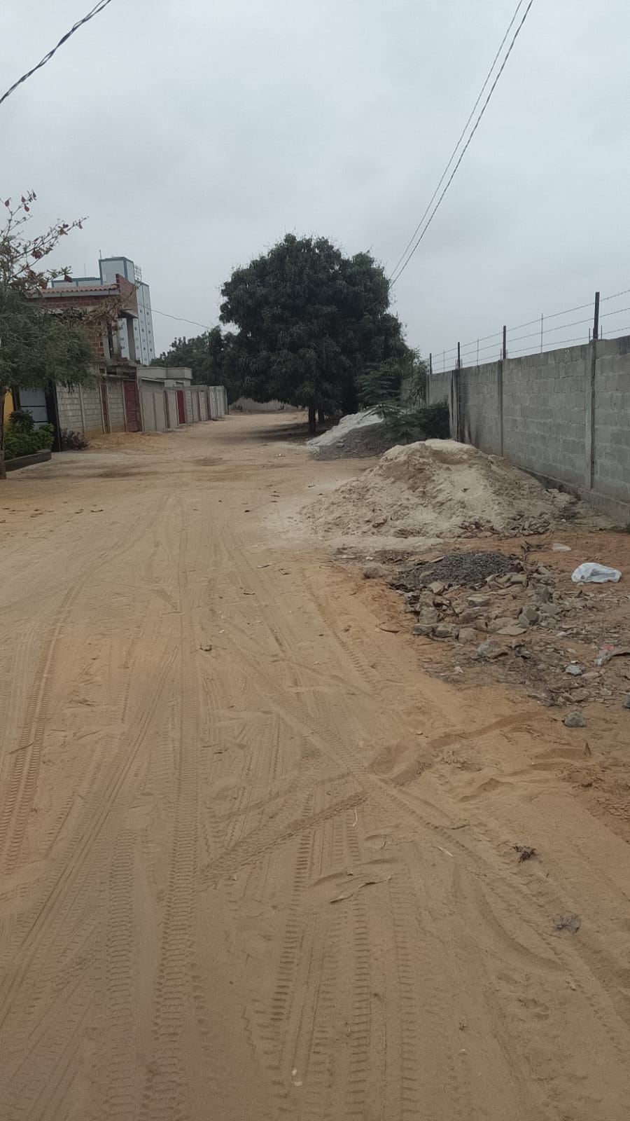 Venda de uma casa T3 inacabada - Imagem 3