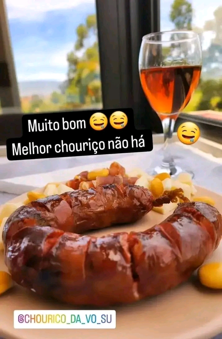 Chouriço caseiro disponível para Luanda 