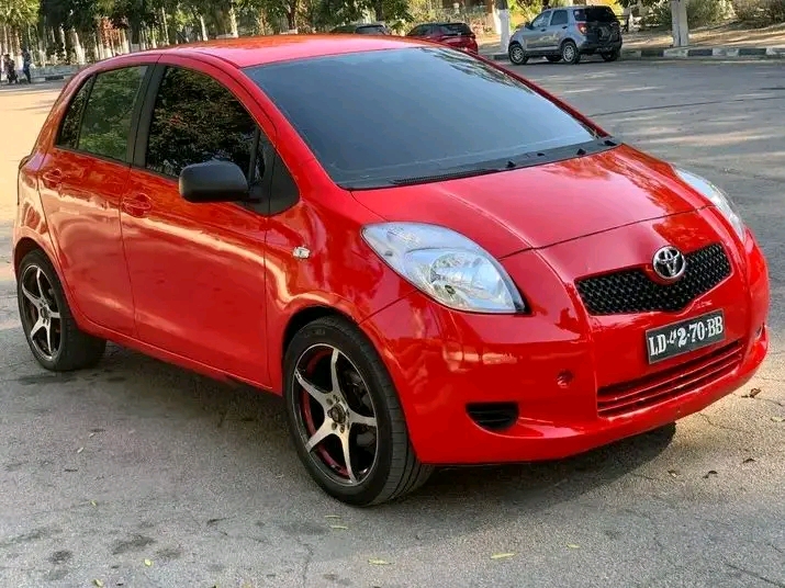 TOYOTA YARIS  - Imagem 4